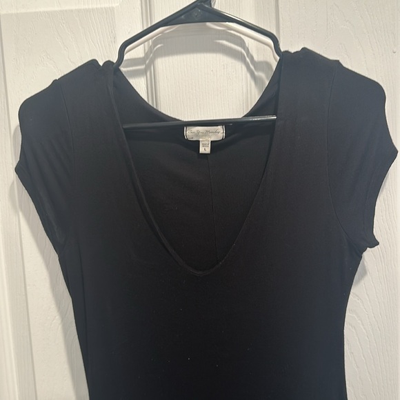 Long black v neck dress - Picture 2 of 2